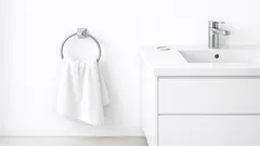 So bleibt das Handtuch am Halter: 4 einfache Tricks gegen Abrutschen im Bad