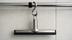 S-Haken im Bad fixieren: der 1‑Minute‑Trick mit einem Haar-Gummi