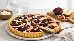 Rote-Bete-Quiche mit Apfel und Ziegenkäse: einfaches Rezept für ein farbiges Abendessen